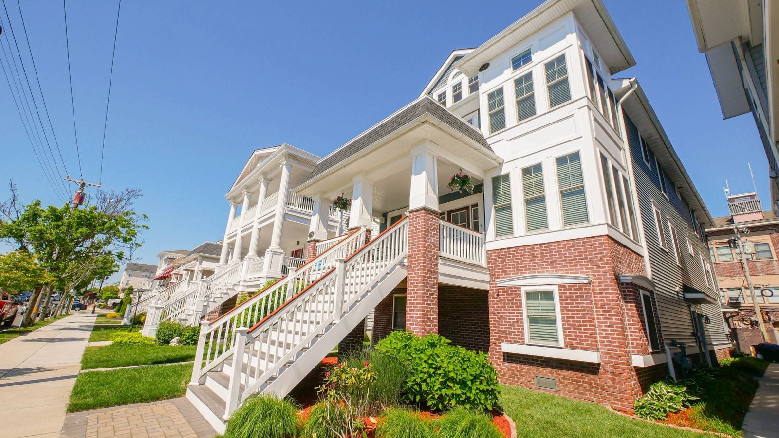 Spacious and modern spot - a few blocks from the boardwalk
