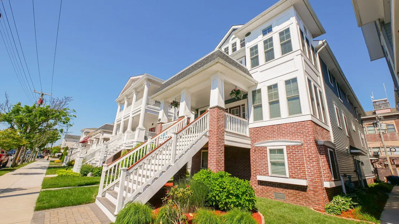 Spacious and modern spot - a few blocks from the boardwalk