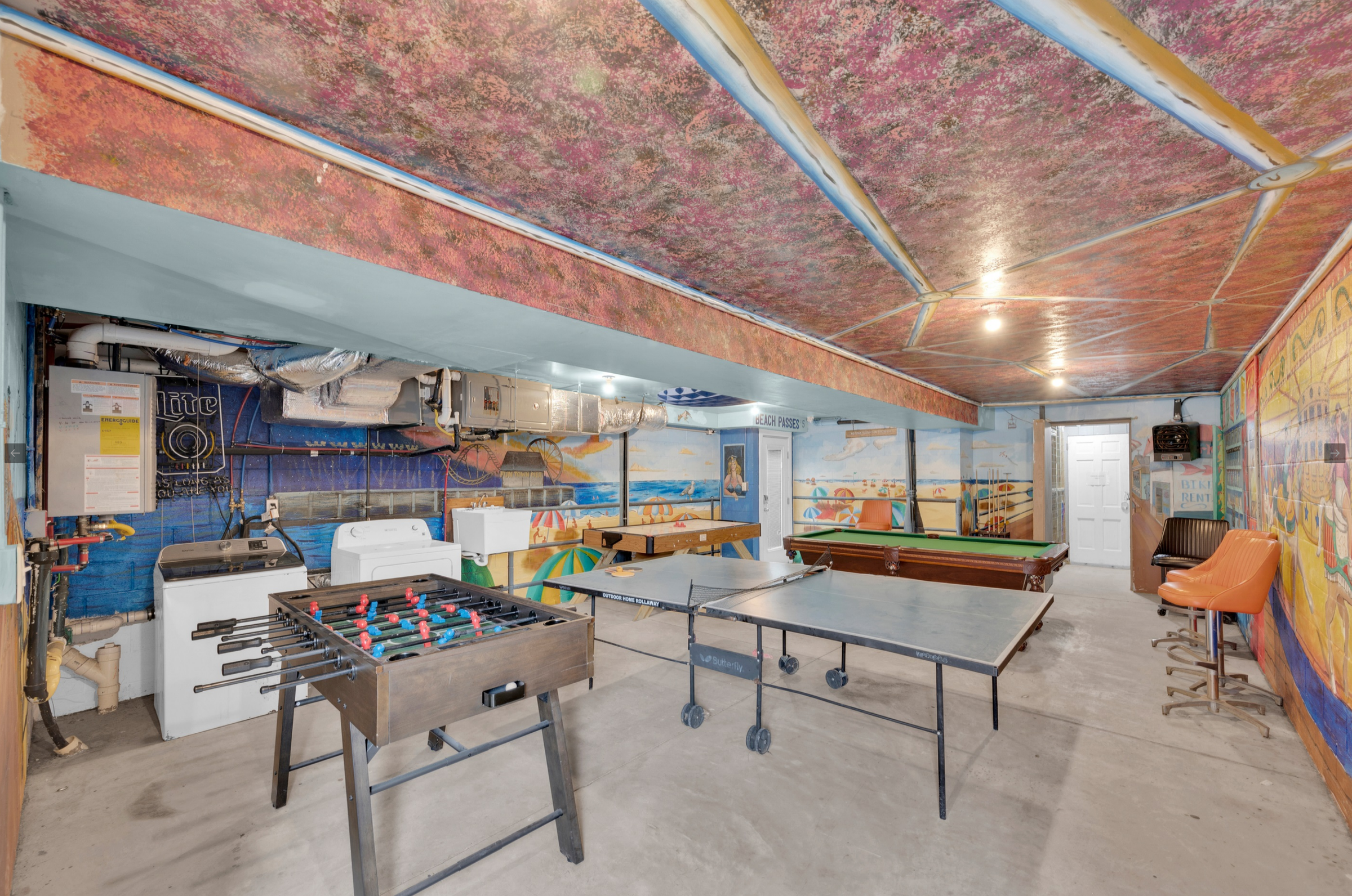 Salty Life-Spacious Beach House with Game Room & Roof Deck